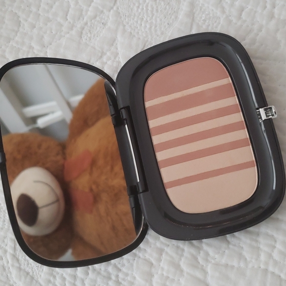 Marc Jacobs Other - Marc Jacobs 506 Flesh & Fantasy Air Blush
